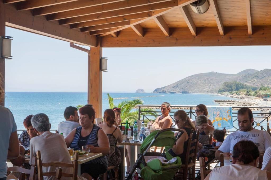 Tylos Beach Hotel Kato Pyrgos Eksteriør billede