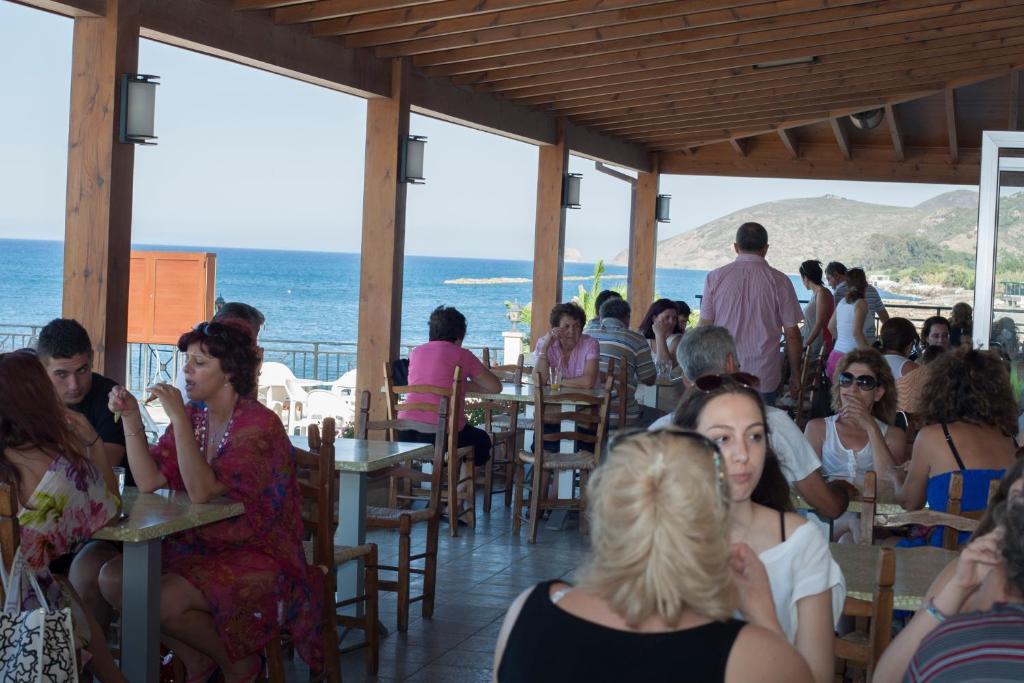 Tylos Beach Hotel Kato Pyrgos Eksteriør billede